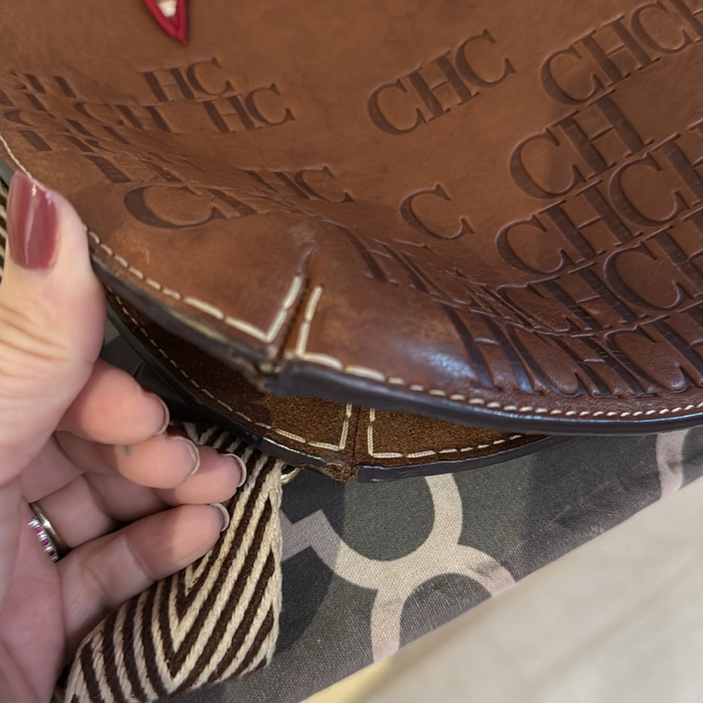 Carolina Herrera Castañuela Brown Logo Crossbody Reversible Bag - Picture 15 of 16